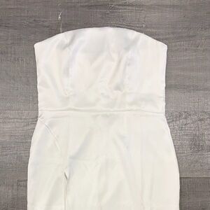 Elegant White Strapless Dress With Front Slit